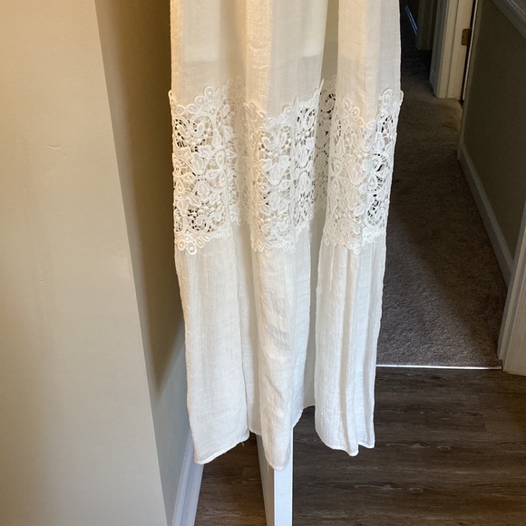 Altar’s state dress. Size small - Picture 3 of 5